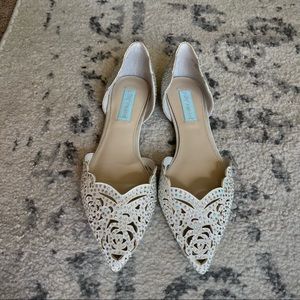 Betsey Johnson Lucy Rhinestone Pointed Flats Size 8